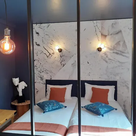 Charmes En Le Charme Poetique Couette-café 3*