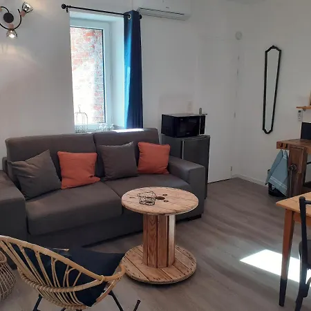 Charmes En Le Charme Poetique Couette-café 3*